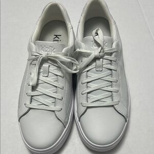 Kizik Men's White Sneakers men’s 9, Women’s 10.5